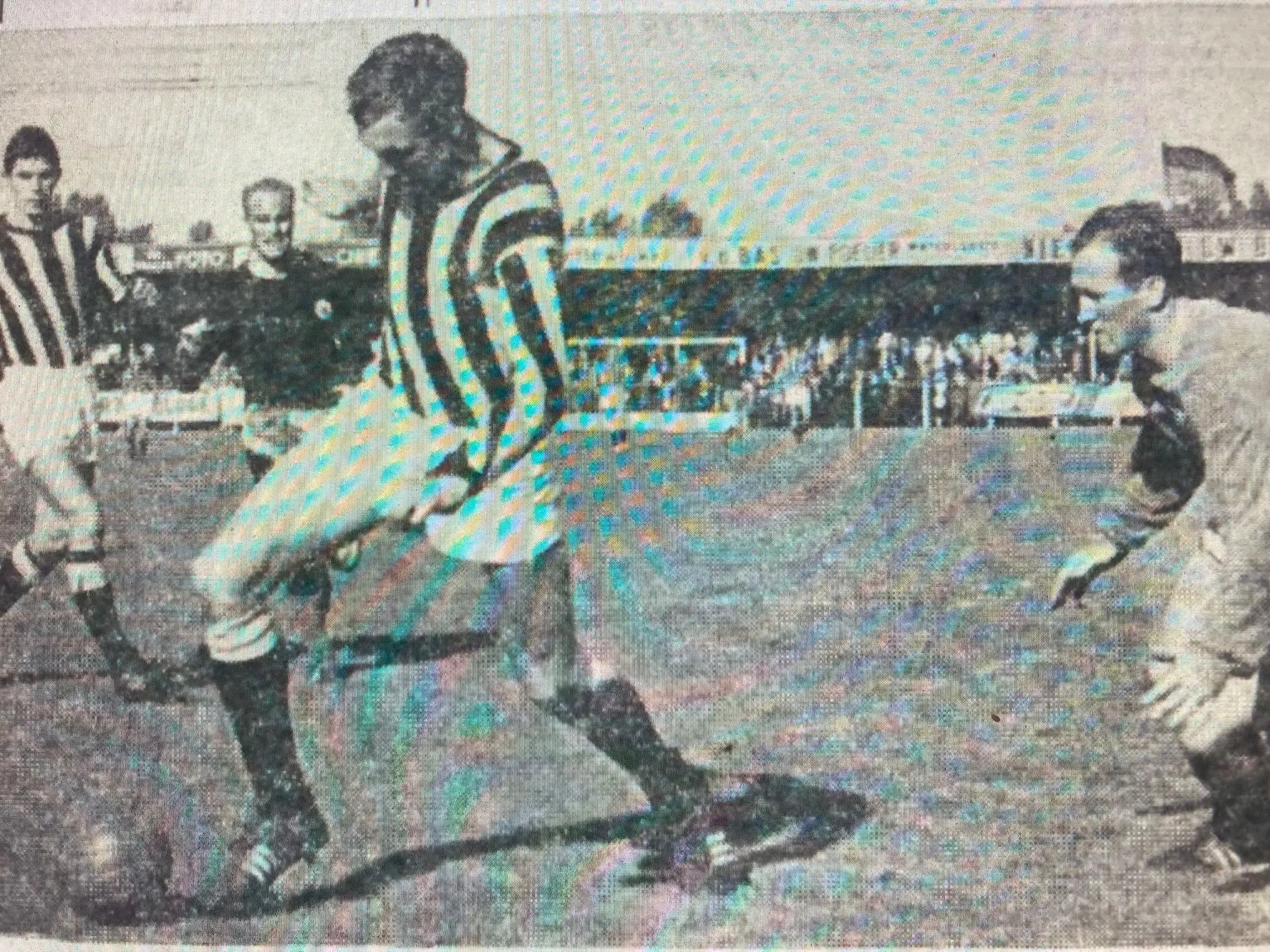 wim van hanegem links op de foto