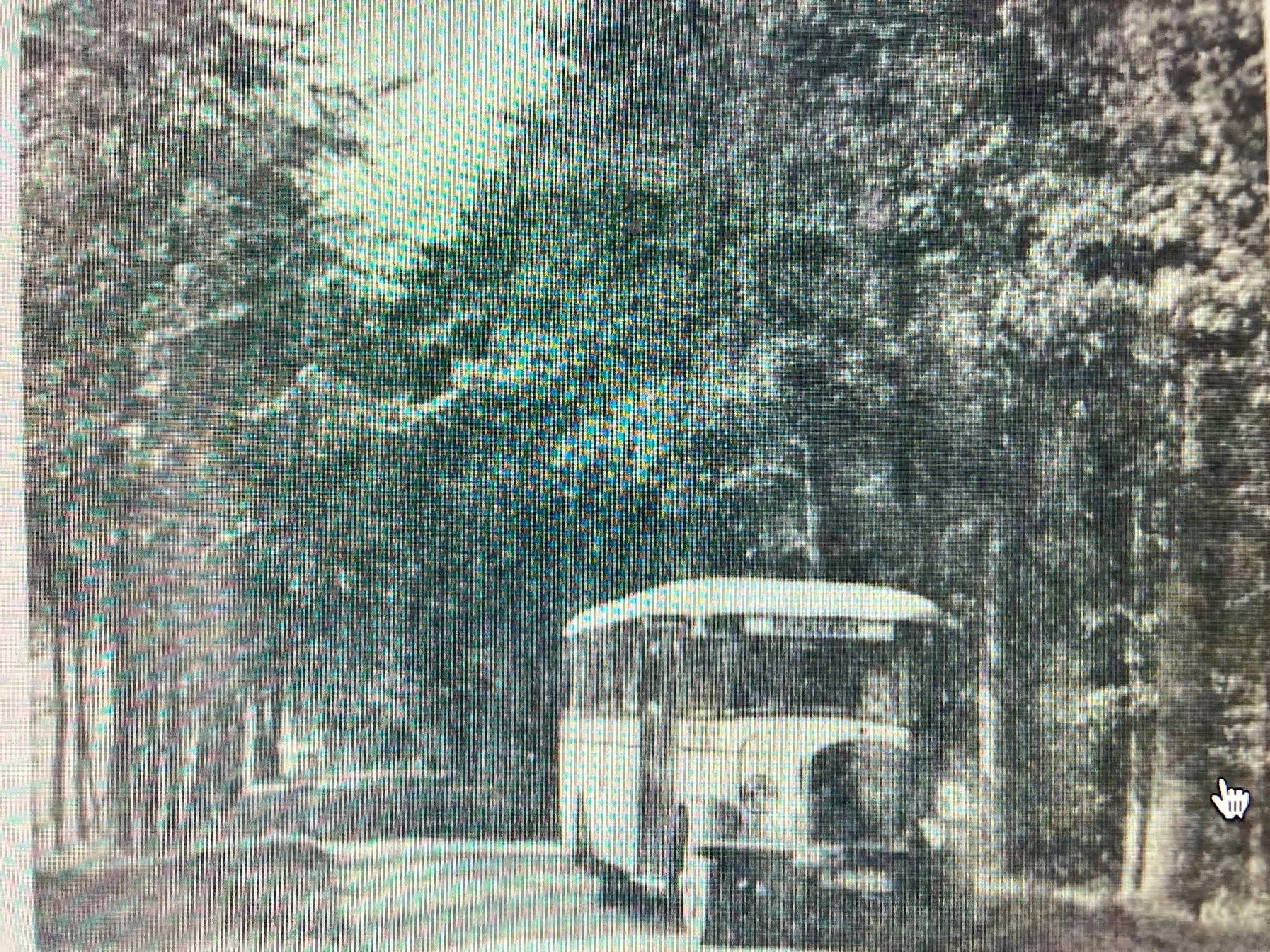 bus in 1931 op weg naar rijnauwen