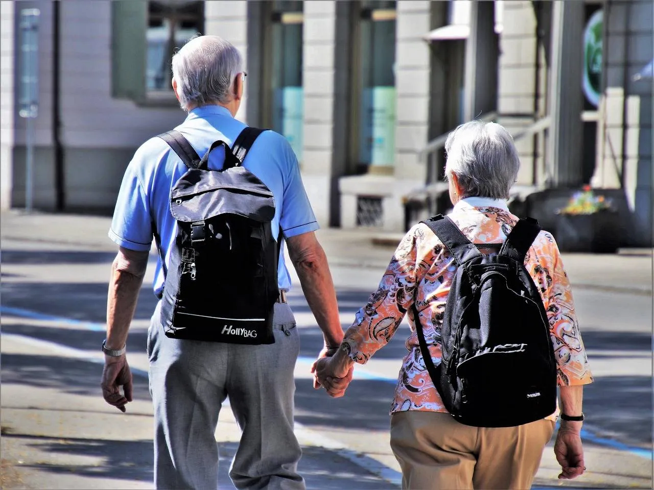 ouderen wandelen