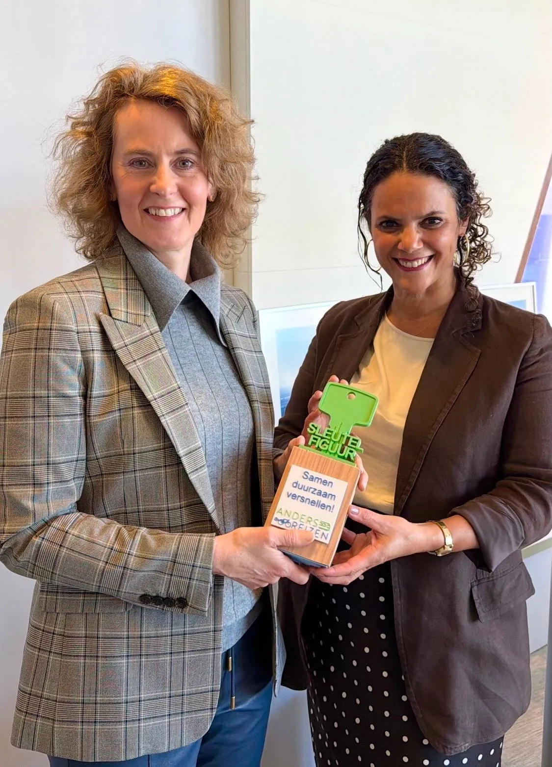 Josefien CFO UMC Utrecht . Gwen Jansen directeur Coalitie Anders Reizen rechts.jpeg