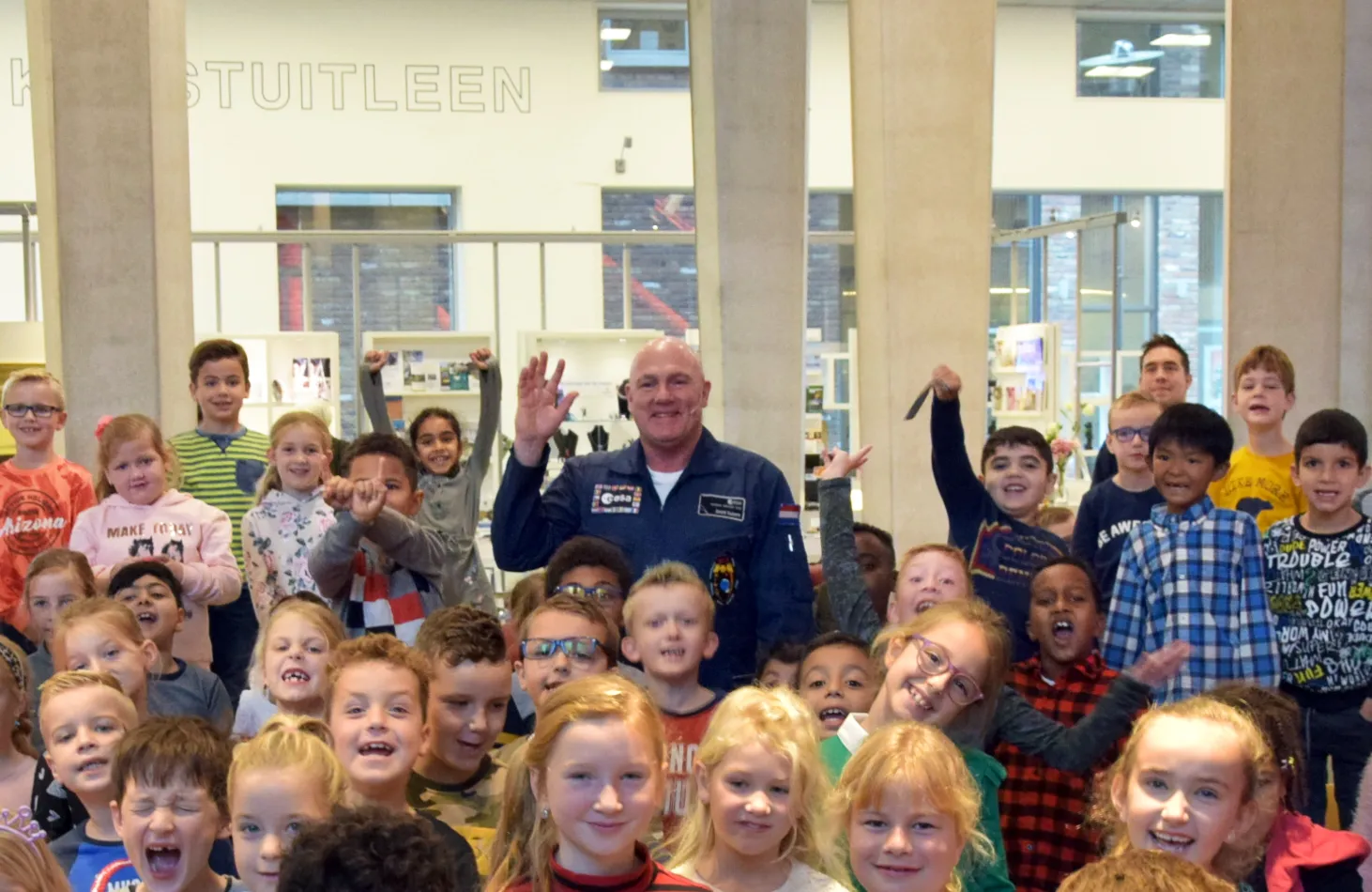andr kuipers in bibliotheek veenendaal groepsfoto
