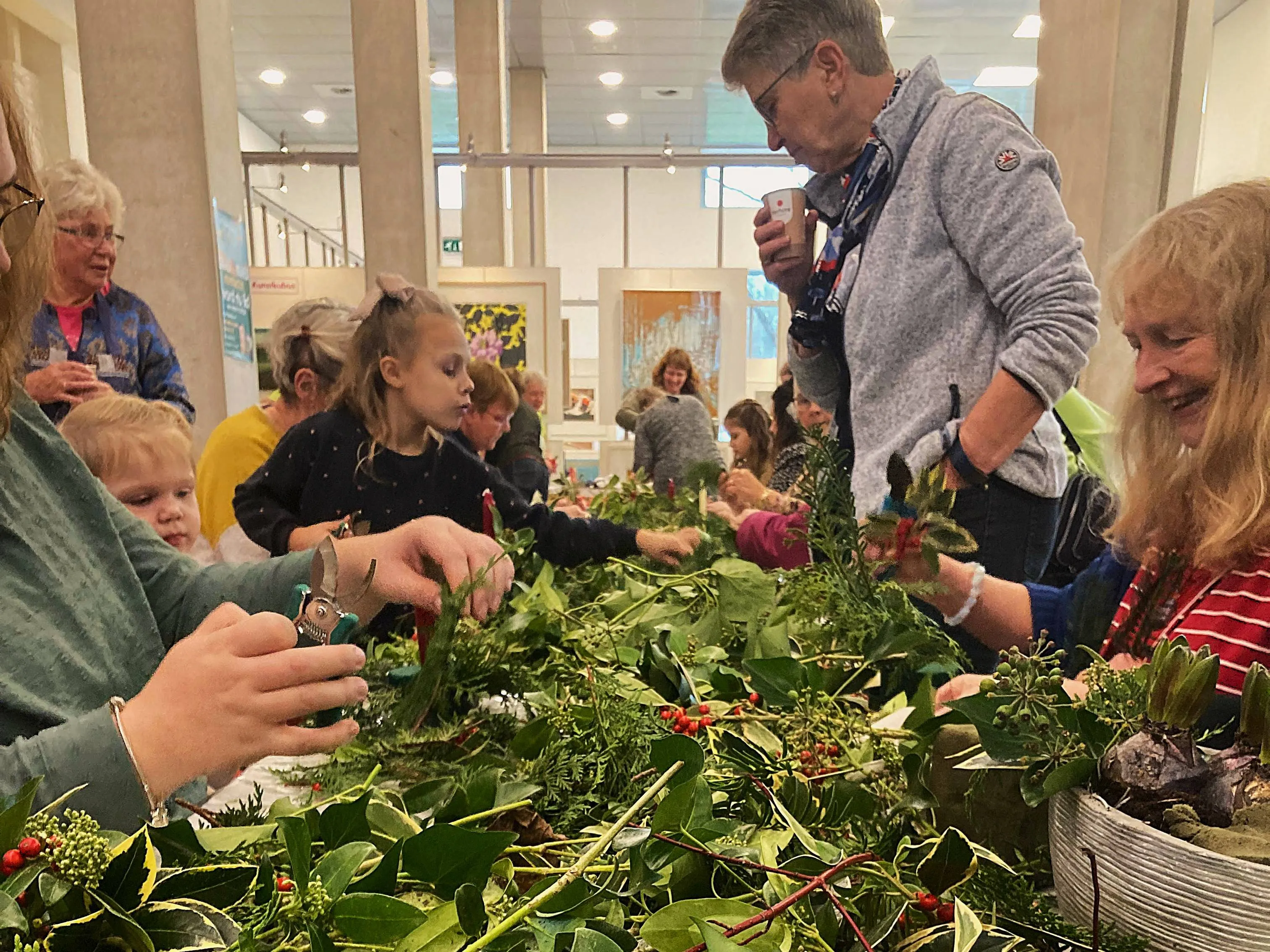 Kerststukjes maken met Groei en Bloei in De Cultuurfabriek