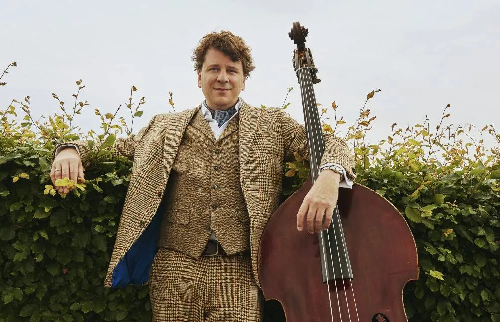 Dominic Seldis B Back to Bass-ics (c) Sarah Wijzenbeek