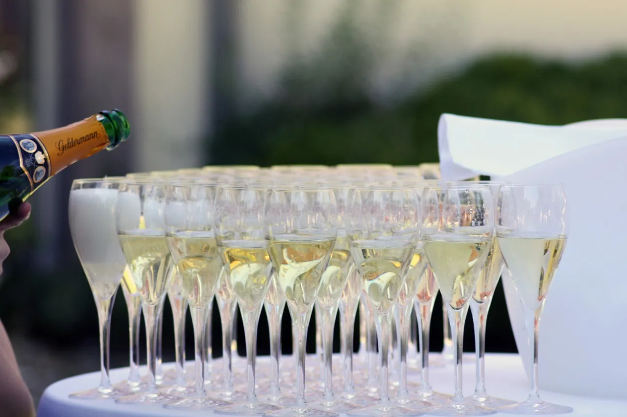 champagne brittaneu via pixabay