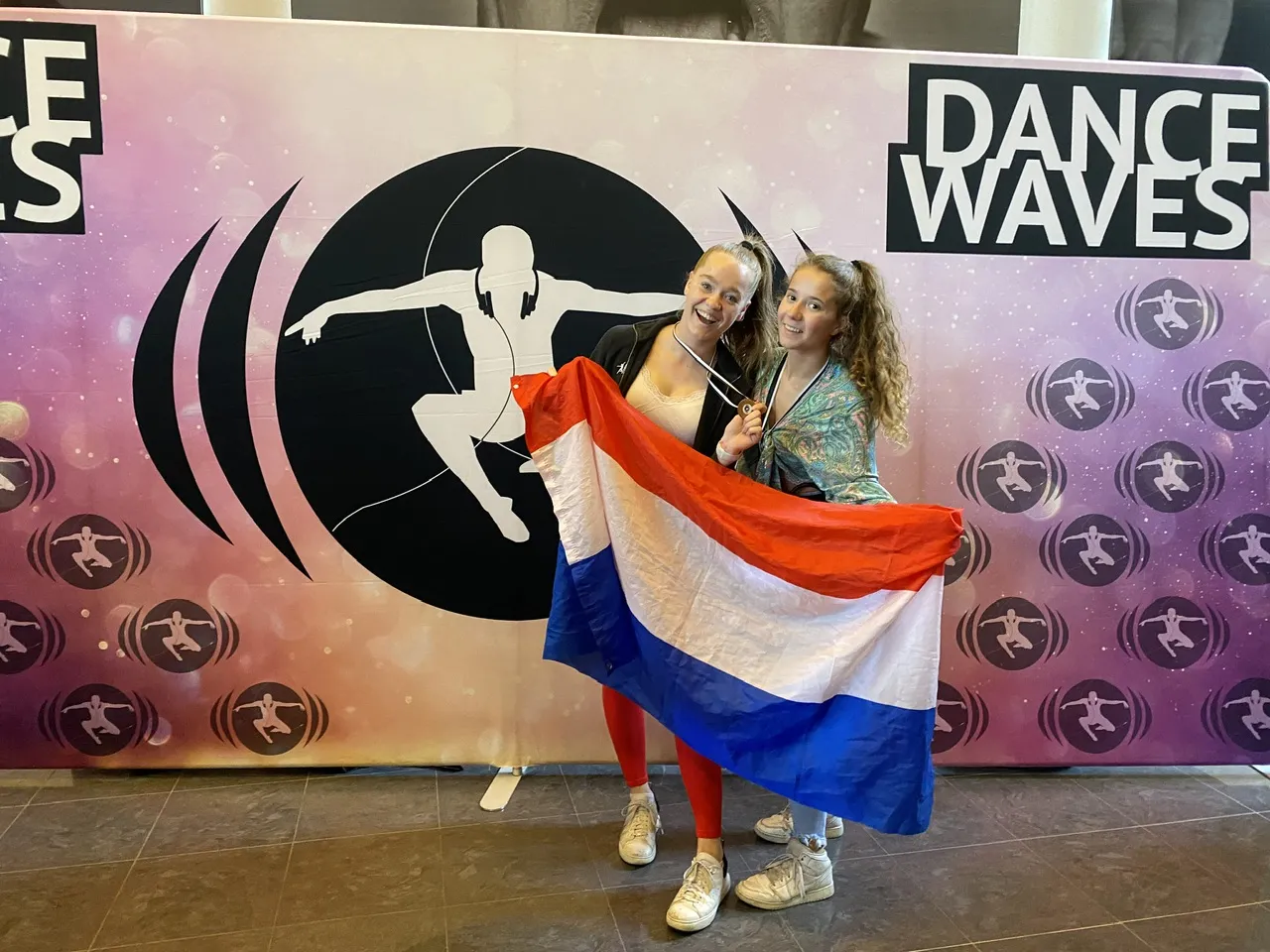 gitte hasselmann uit veldhoven en lieke vd sande uit eindhoven