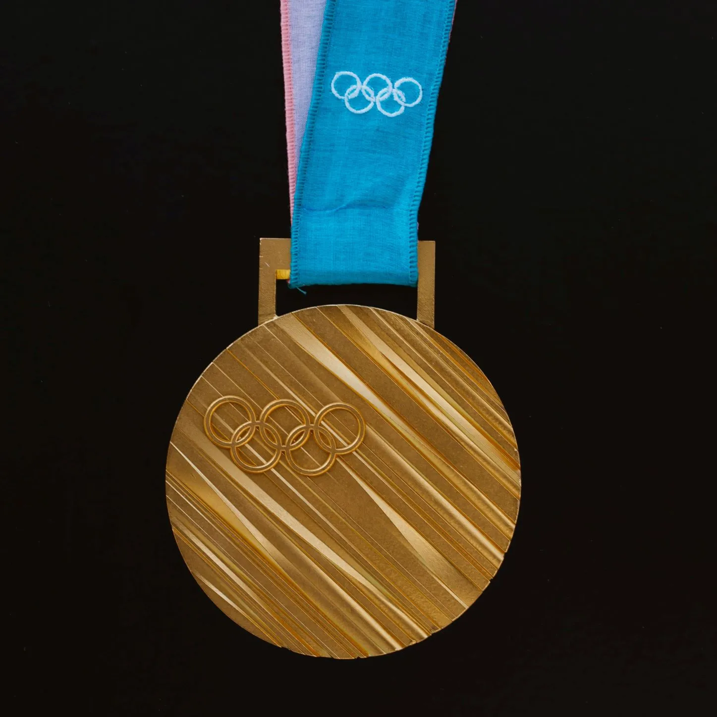 gouden medaille charles deluvio unsplash