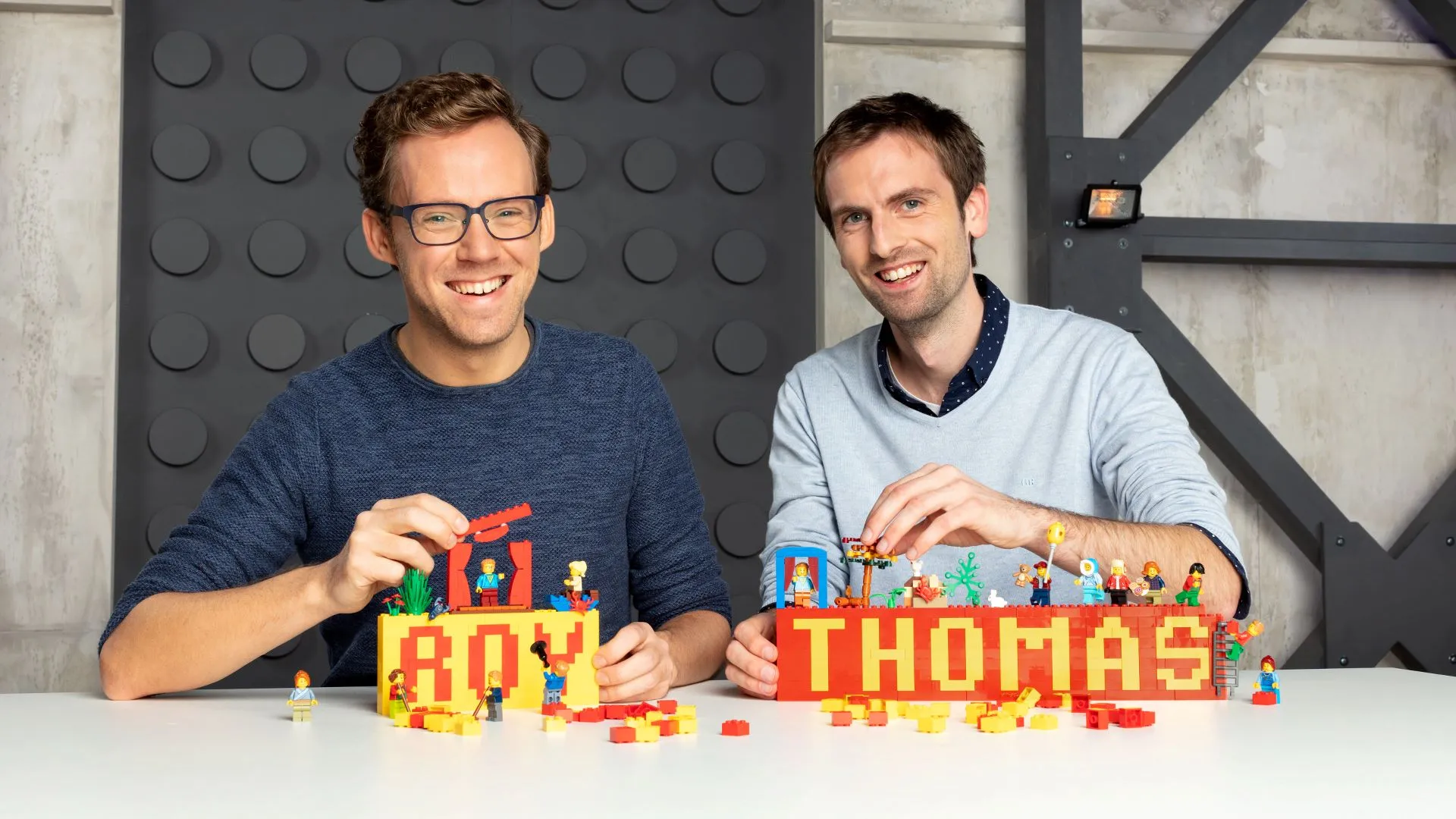 legomasters roy en thomas in bibliotheek
