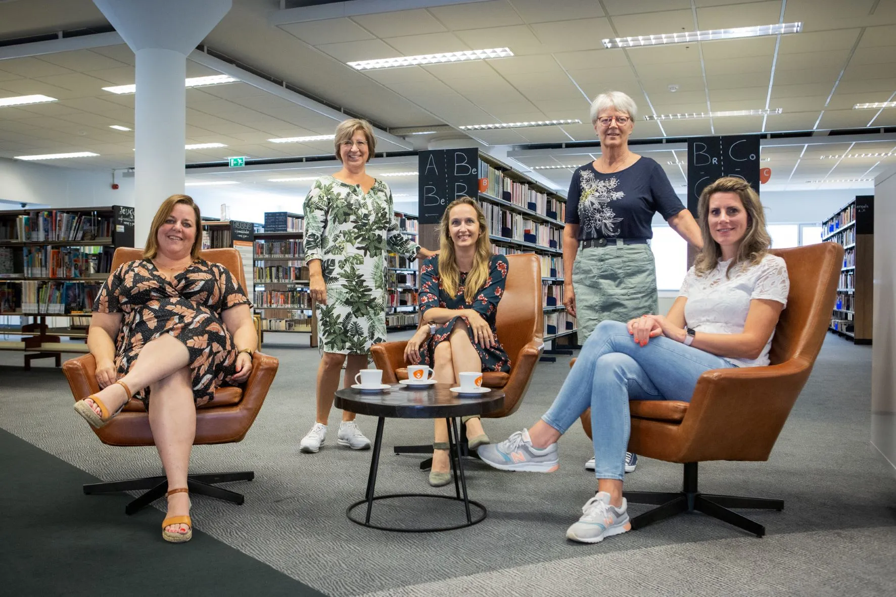 loopbaancoaches in de bibliotheek veldhoven foto brigit strijbos