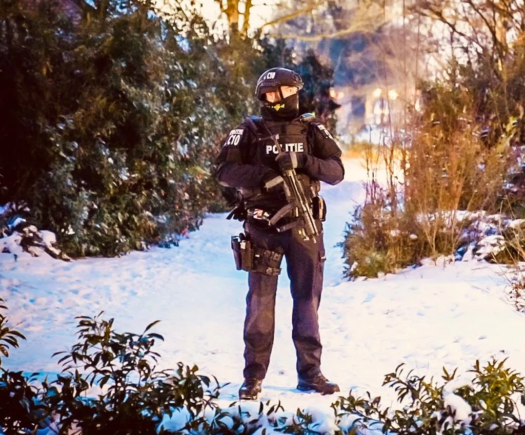 politieman bewapend