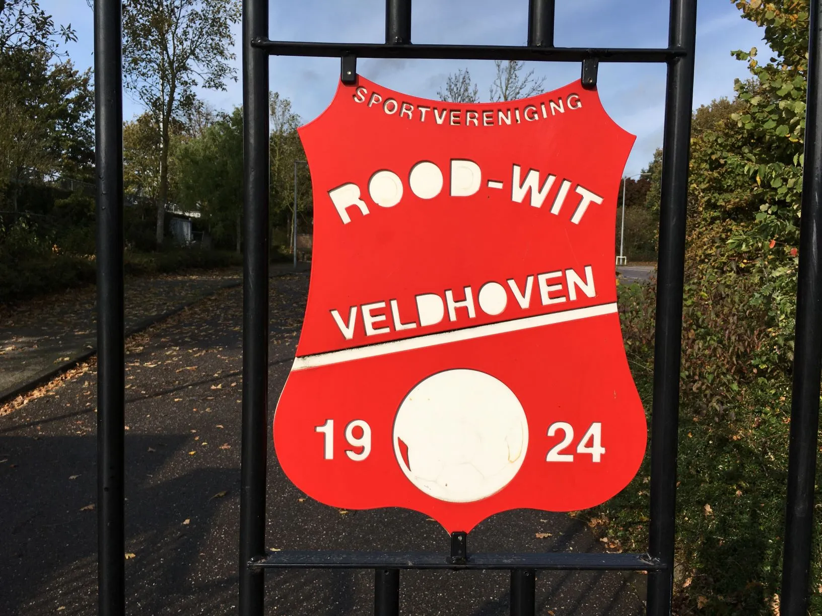 rood wit veldhovenlogo