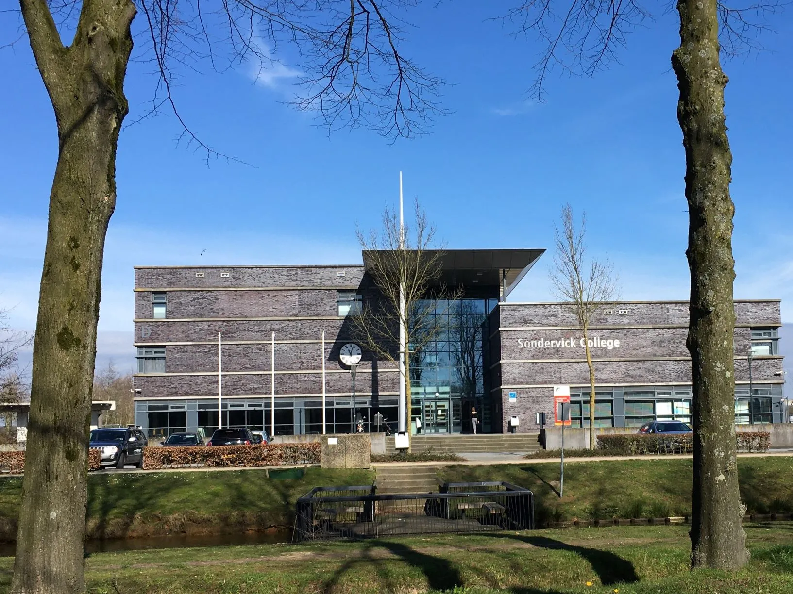 sondervick college