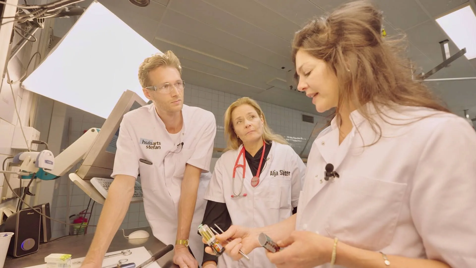 Dr.-Van-Rooijen-dr.-Sluiter-en-dr.-Danielle-Cohen-longpatholoog-Leids-Universitair-Medisch-Centrum