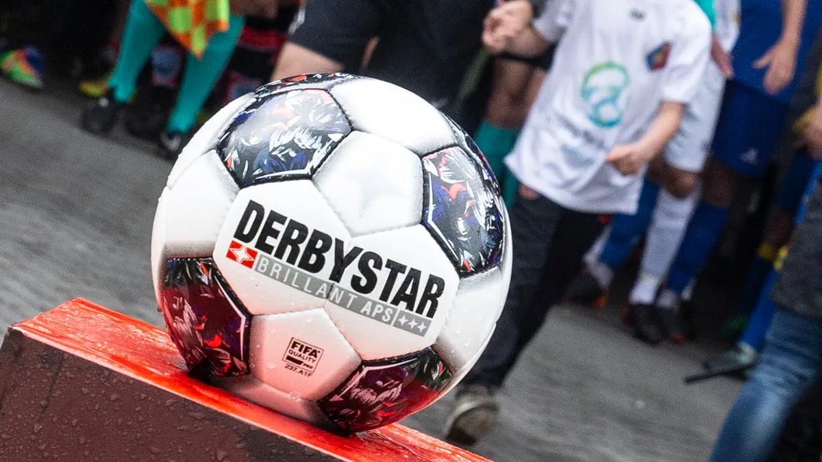 5i5a7327 bal telstar