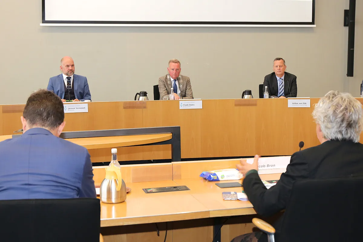 ambtsbezoek cvdk maatschappelijk gesprek