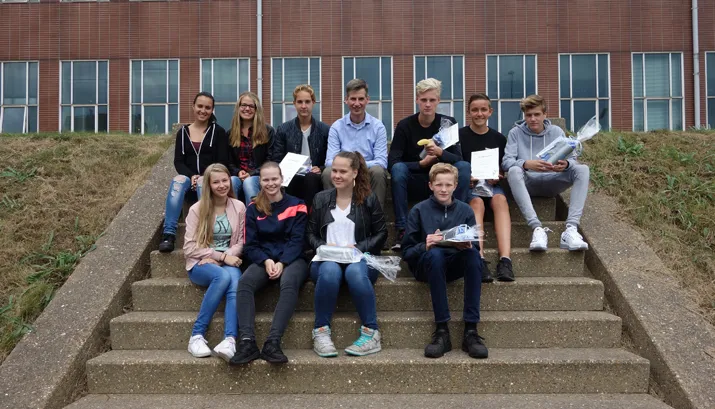 dsc04349 2 banner tata