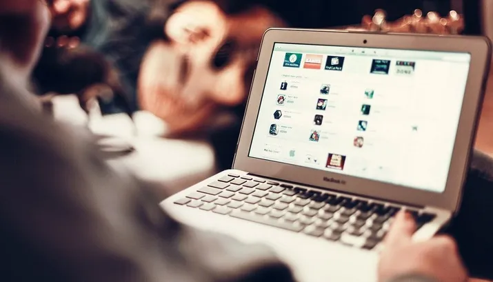 macbook 407126 960 720 banner