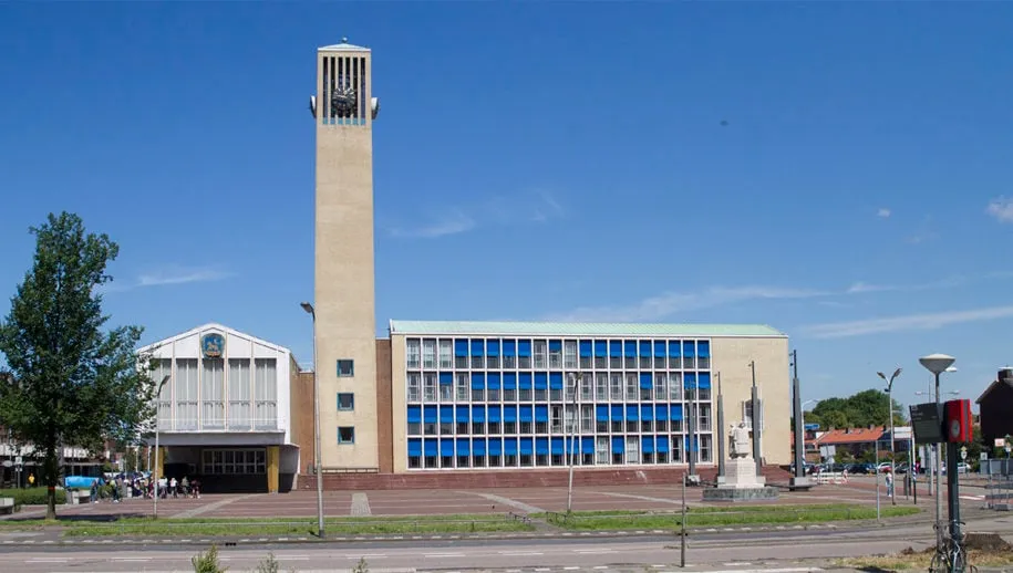 plein 1945 915x518 1