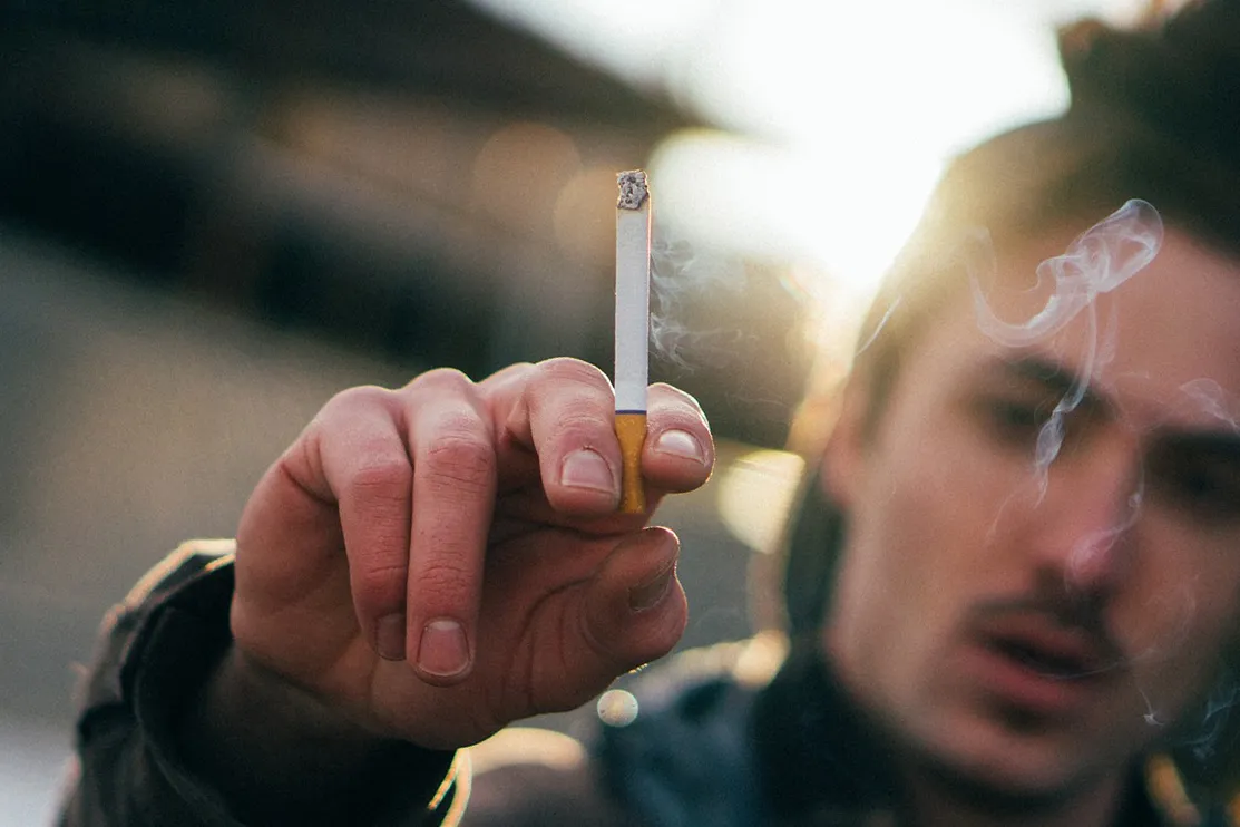 smoker 1209493 1920 pixabay