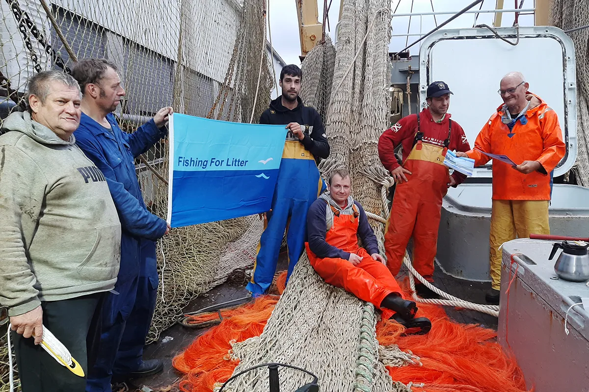 uitreiking jaarverslag en deelnamecertificaat