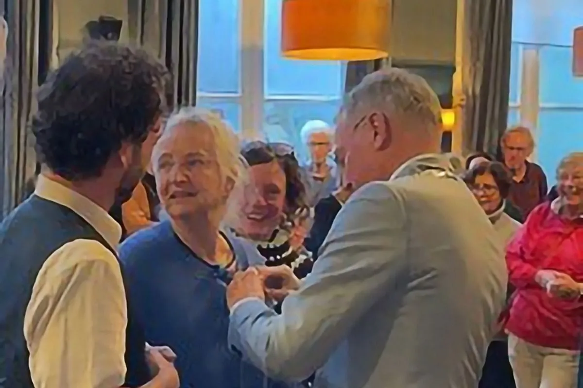 foto koninklijke onderscheiding anita korringa