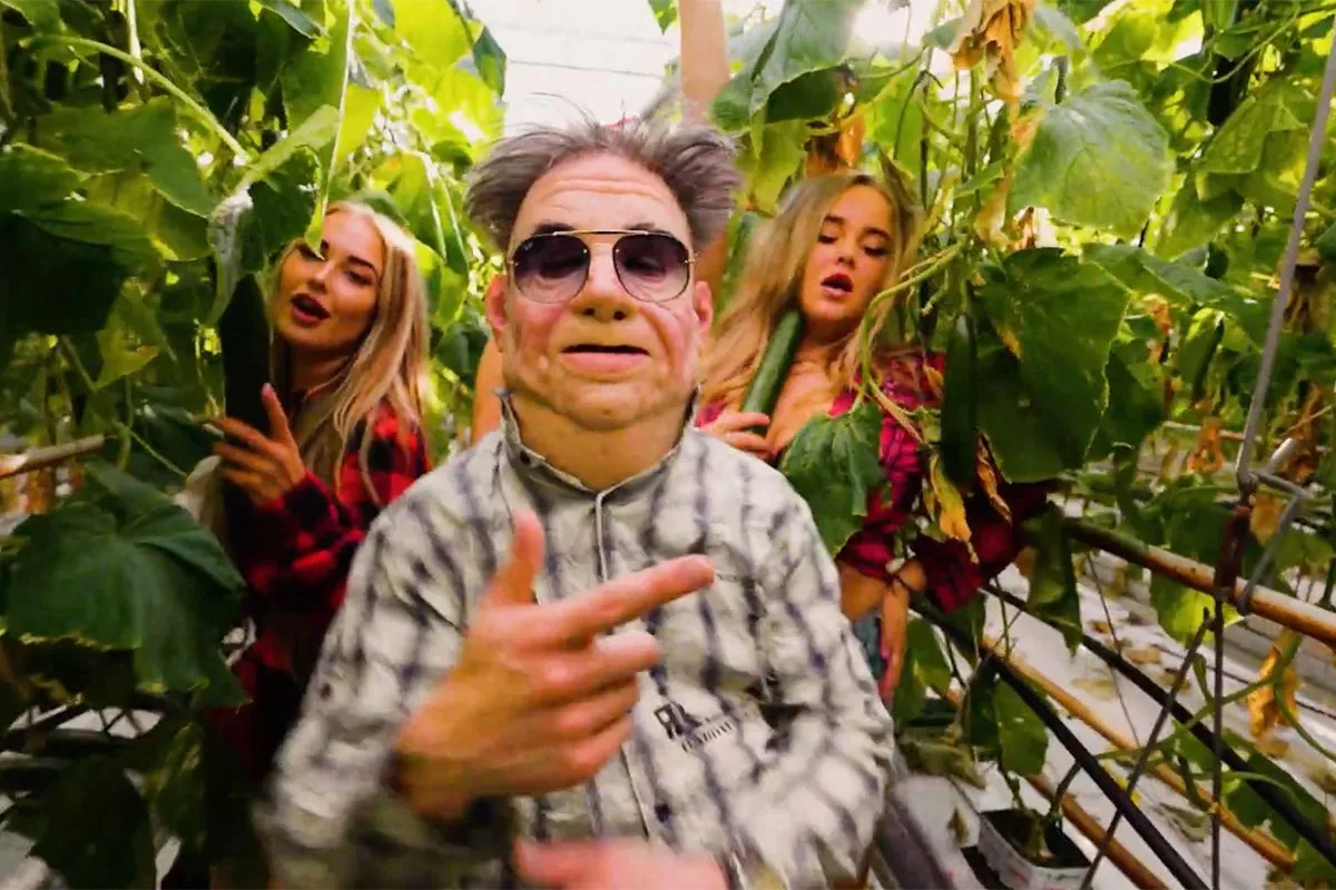 picture vk boer harm dropt videoclip van nieuwe hit komkommer alleen kijken als je 18 bent