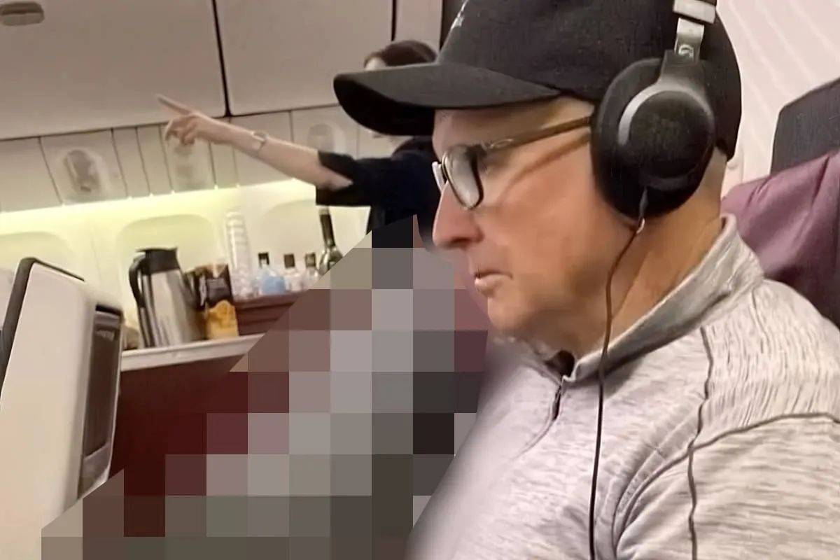 thumb vk echtpaar zit uren naast lijk in het vliegtuig