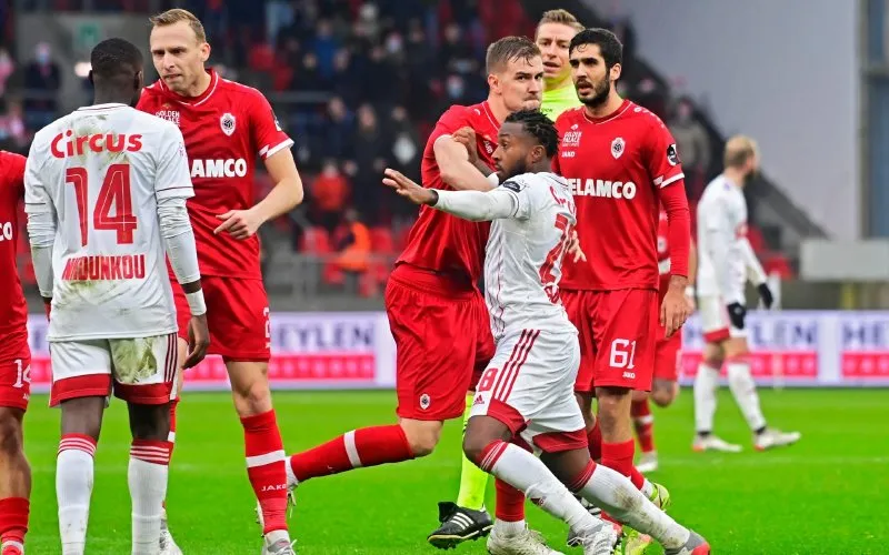 211212antwerpstandard3