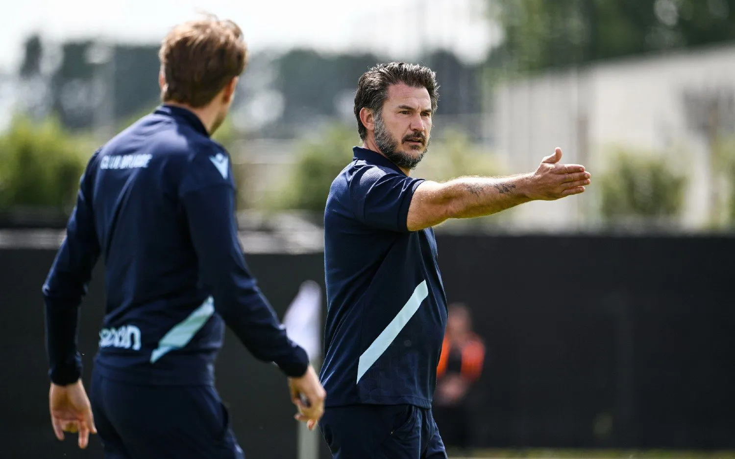 220703carlhoefkenswijst