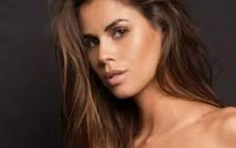 larissadecastro210320