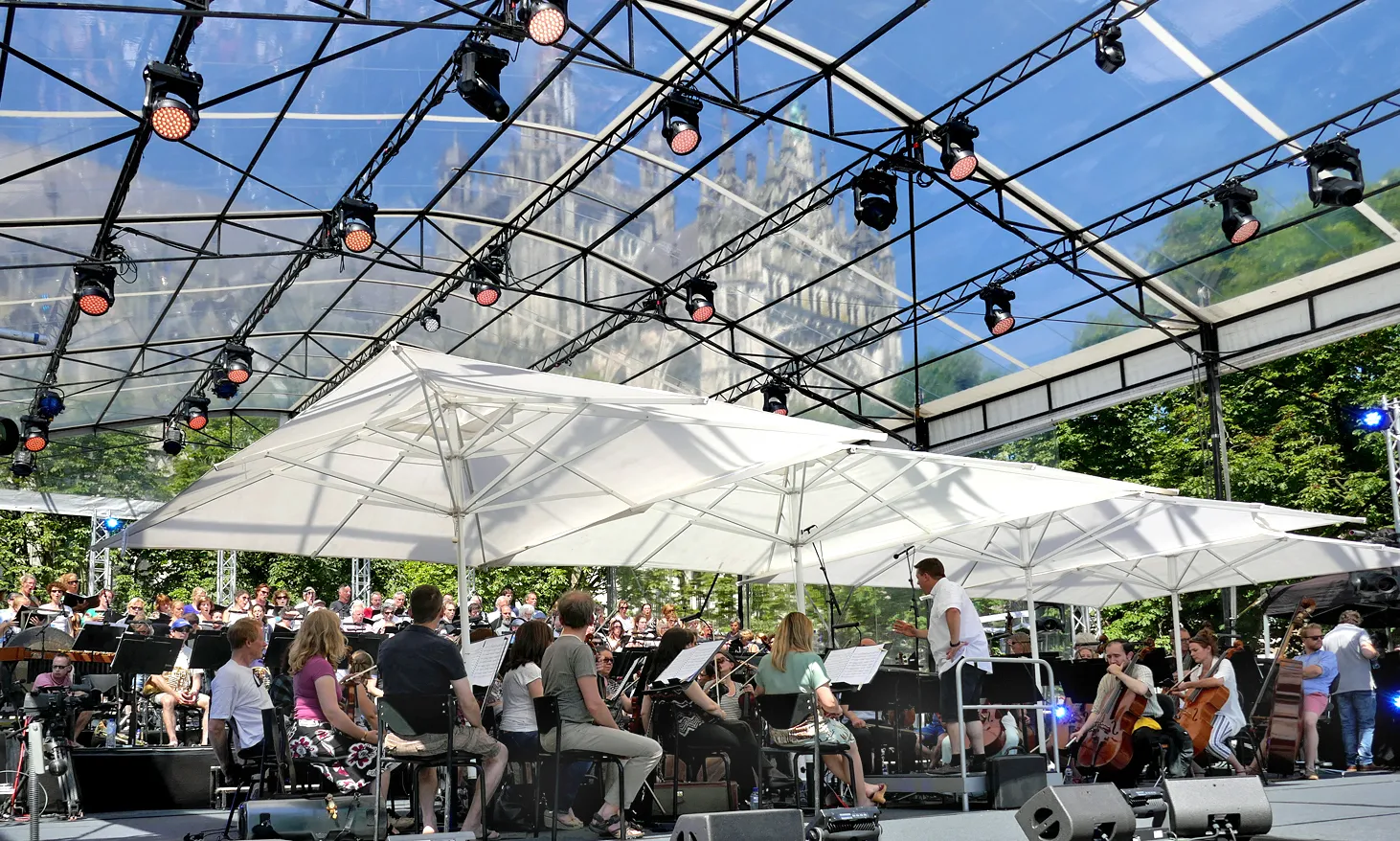 230521 mm opera parade joop2