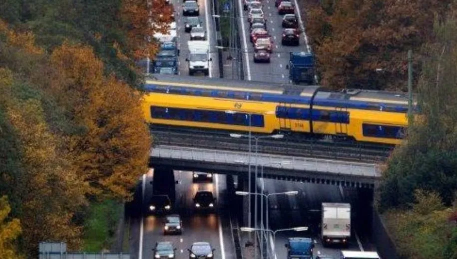 444444444444444444 915x518