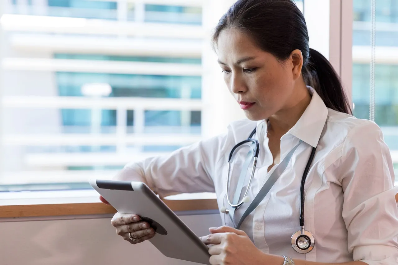 doctor 5342890 1280