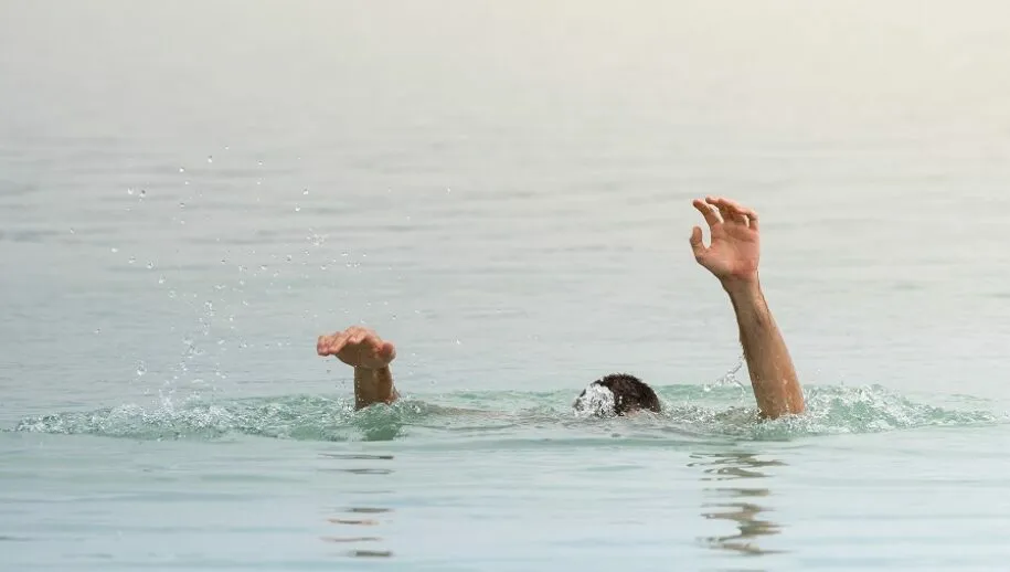 drown 3690715 1920 915x518 1 915x518 1