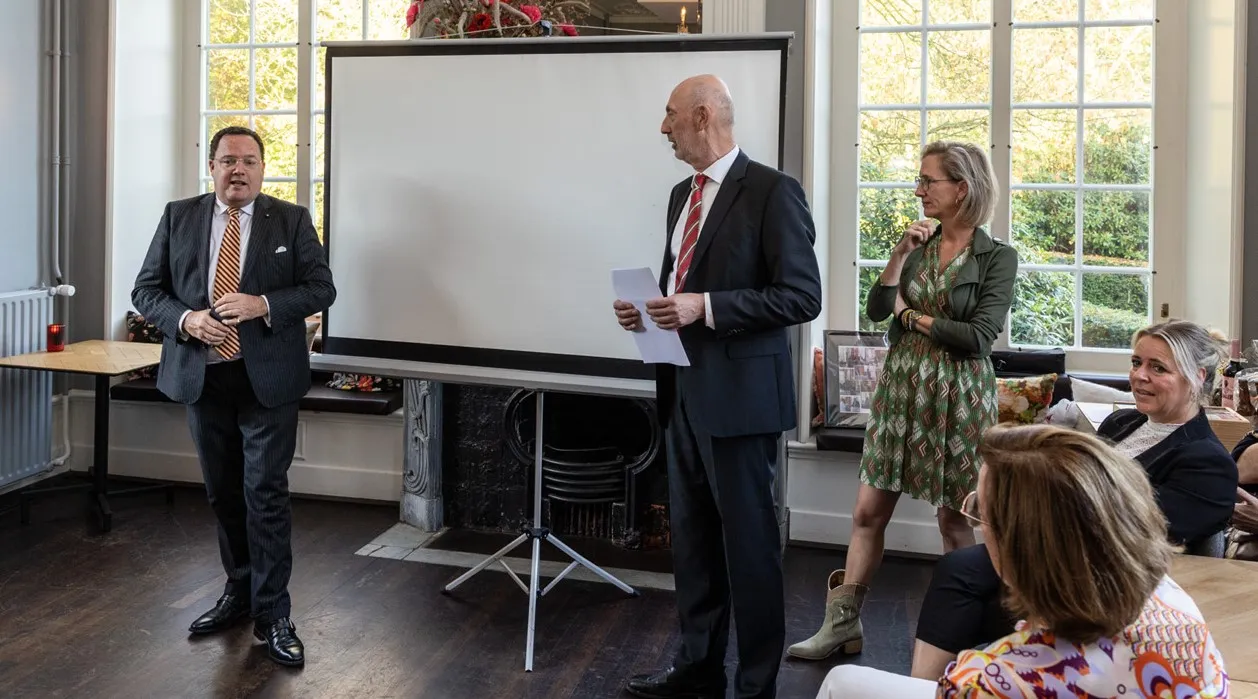 foto 10 jaar ocv pers 1