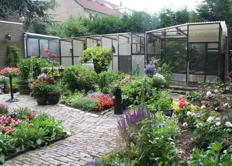 foto van een voliere