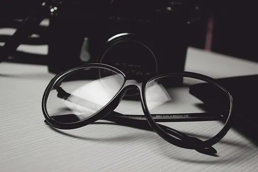 glasses 472027 340