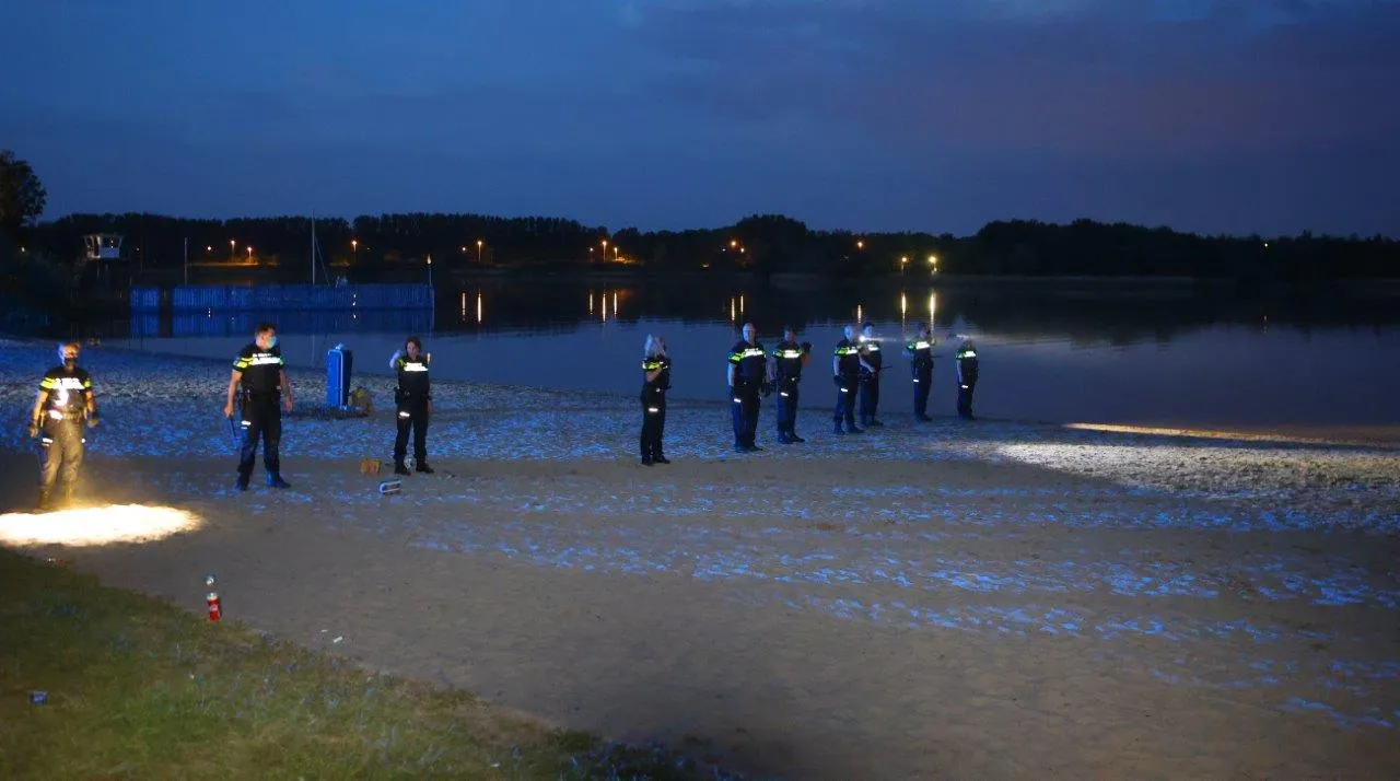 ilegaal strandfeest den bosch 8