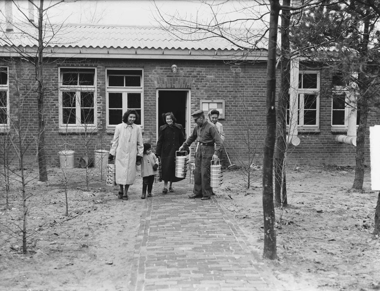 molukkers kamp lunetten vught maart 1951 h pot nl hana 2240109 0 904 4686