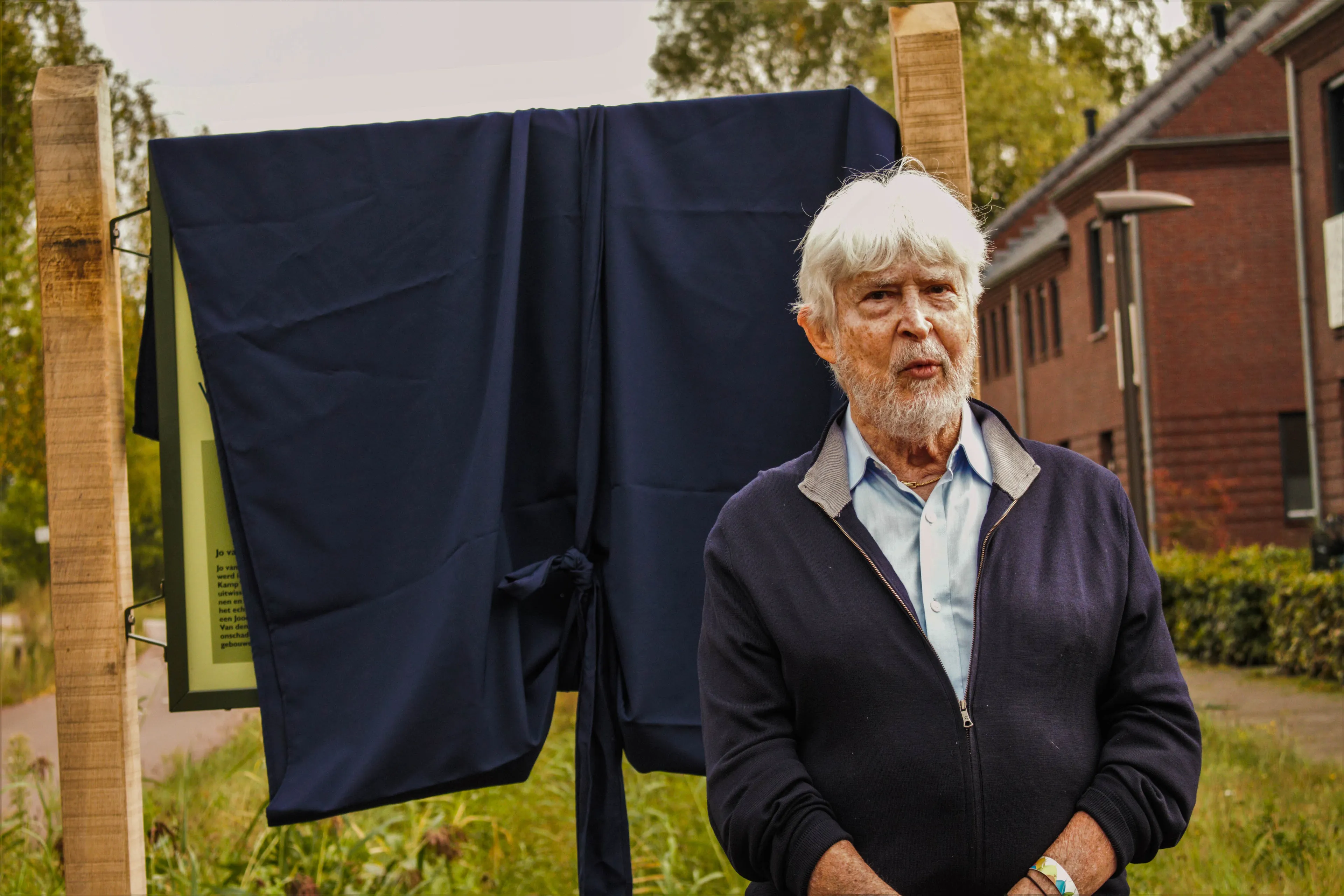 onthulling verzet 005 2