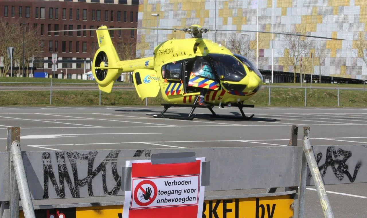 vervoer eerste corrona patient via heli 13