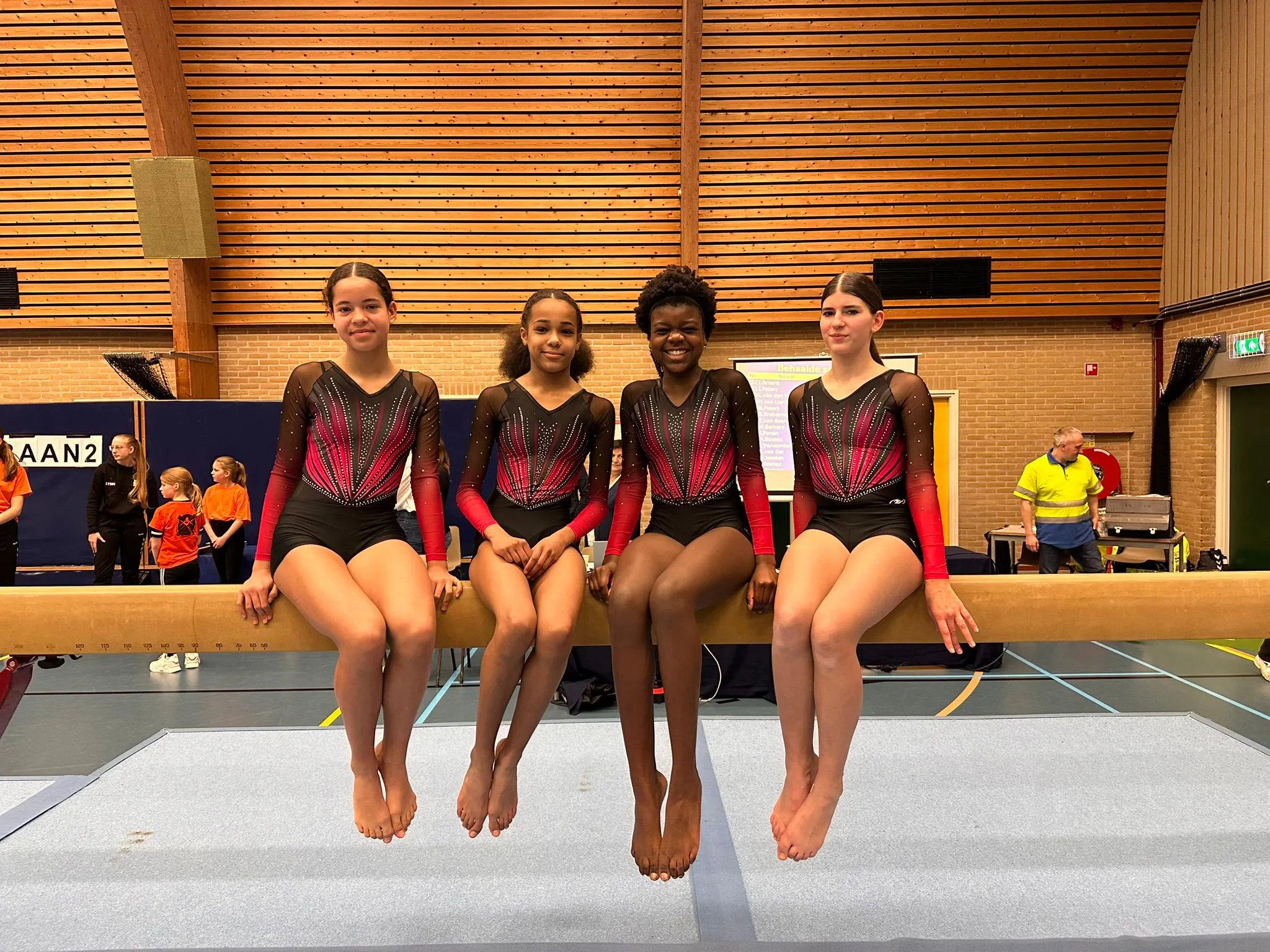 vlnr julia den otter nadine van der heijden norah joosten iynem bikmaz