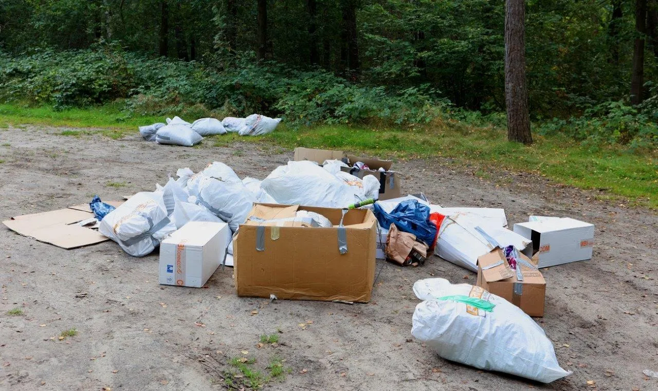zakken hennep afval gedumpt helvoirt 5