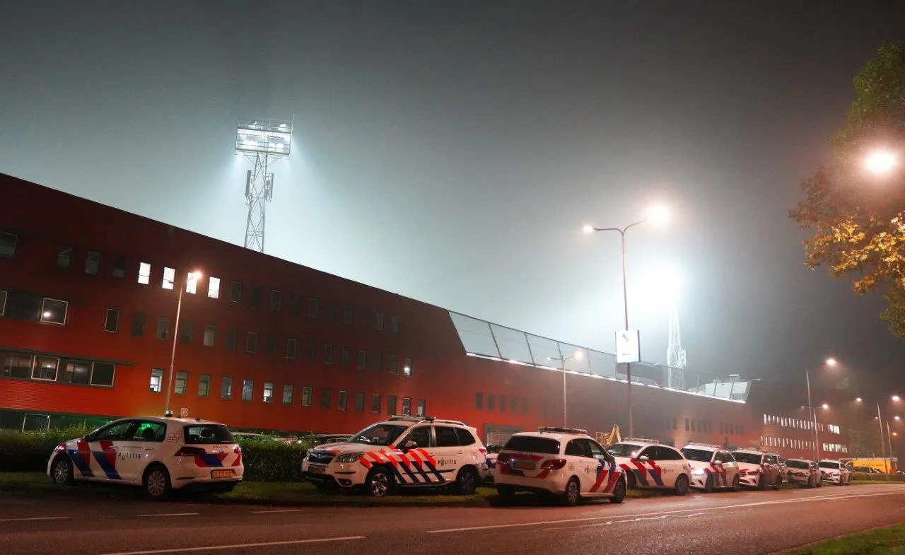 2024 10 18 meesters multi media fotos massale politie inzet bij wedstrijd fc den bosch vitesse in den bosch 14