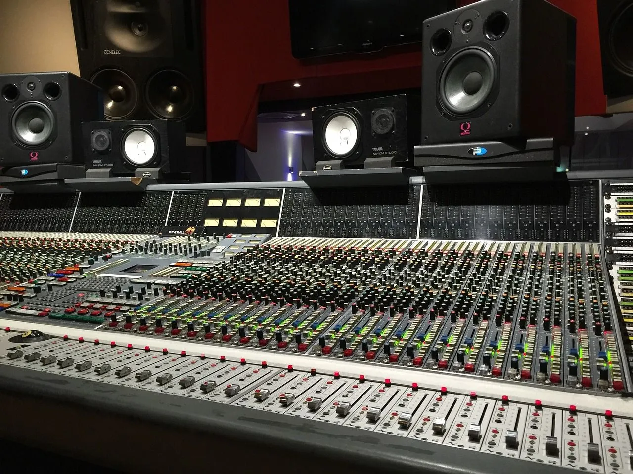 studio 2224493 1280