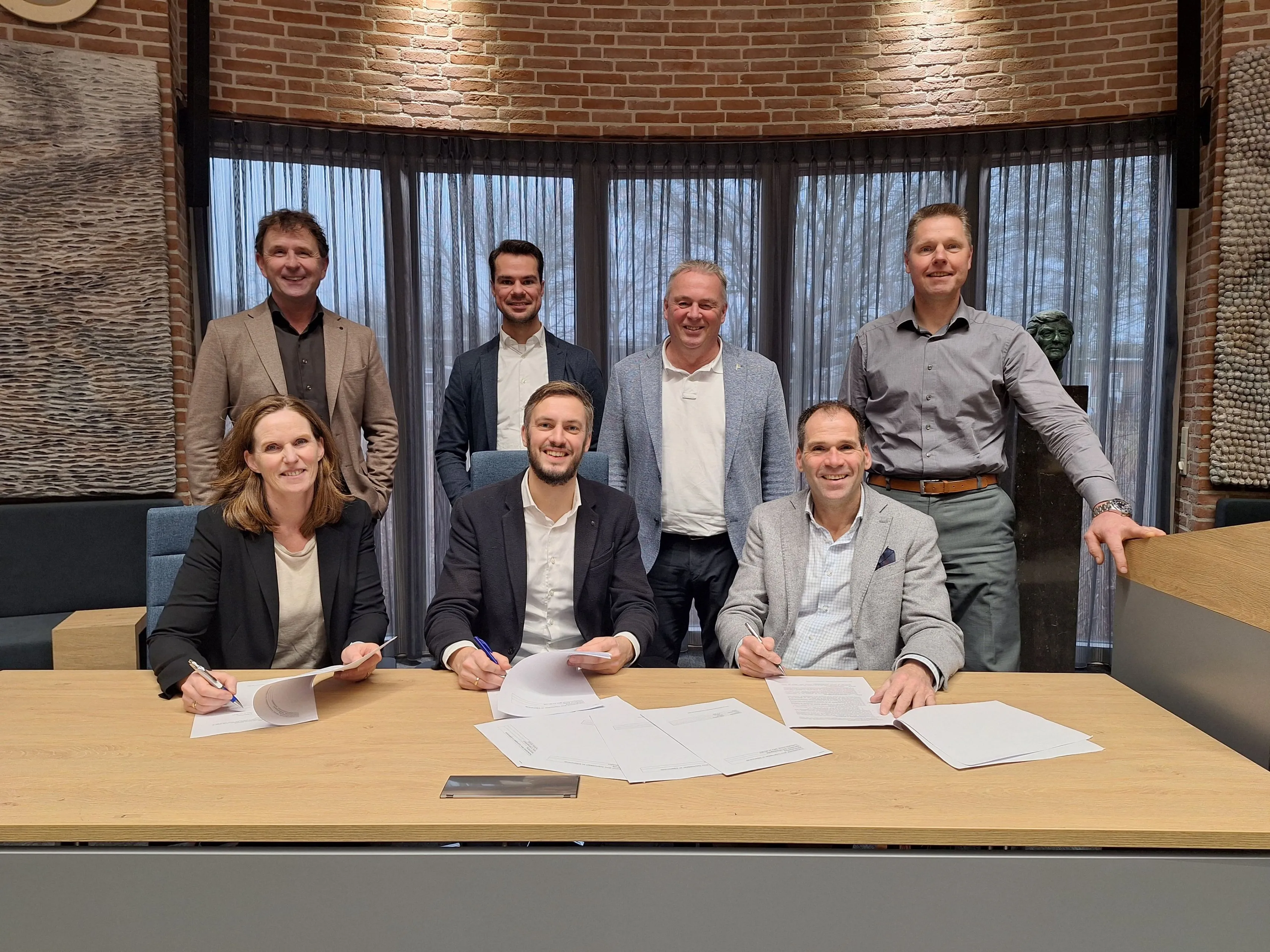 foto ondertekening wmo contract