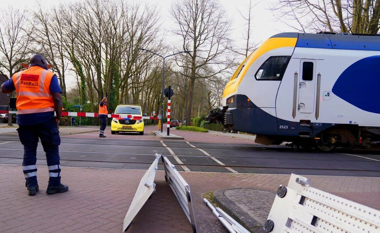 2025 03 21 meesters multi media fotos defecte trein op spoor vught3