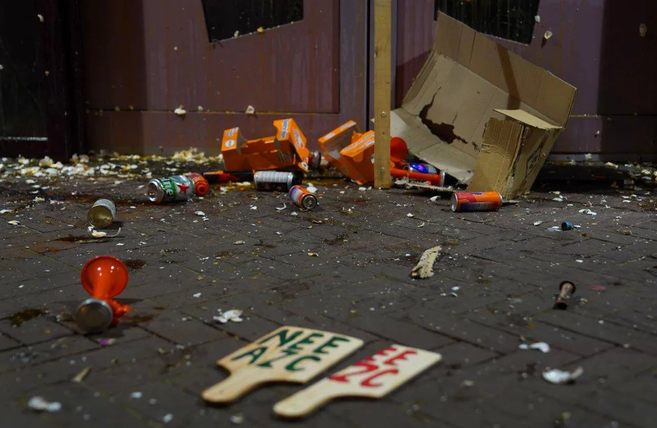 2025 03 21 meesters multi media fotos schade na demonstratie gemeentehuis sint michielsgestel2