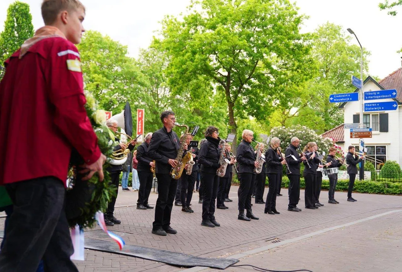 2025 05 04 meesters multi media fotos dodenherdenking helvoirt3