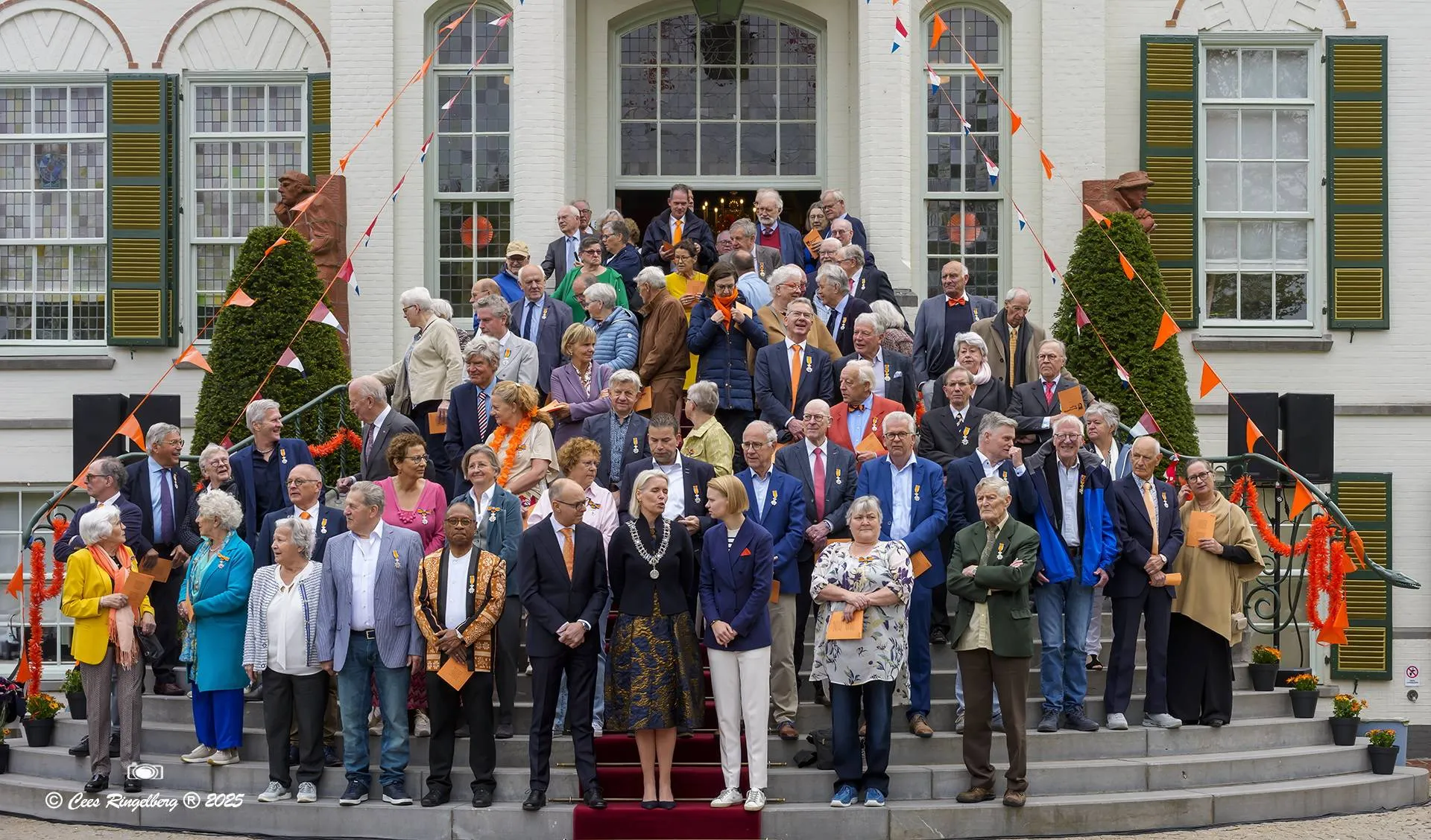 koninigsdag bij het raadhuist 2025 0014