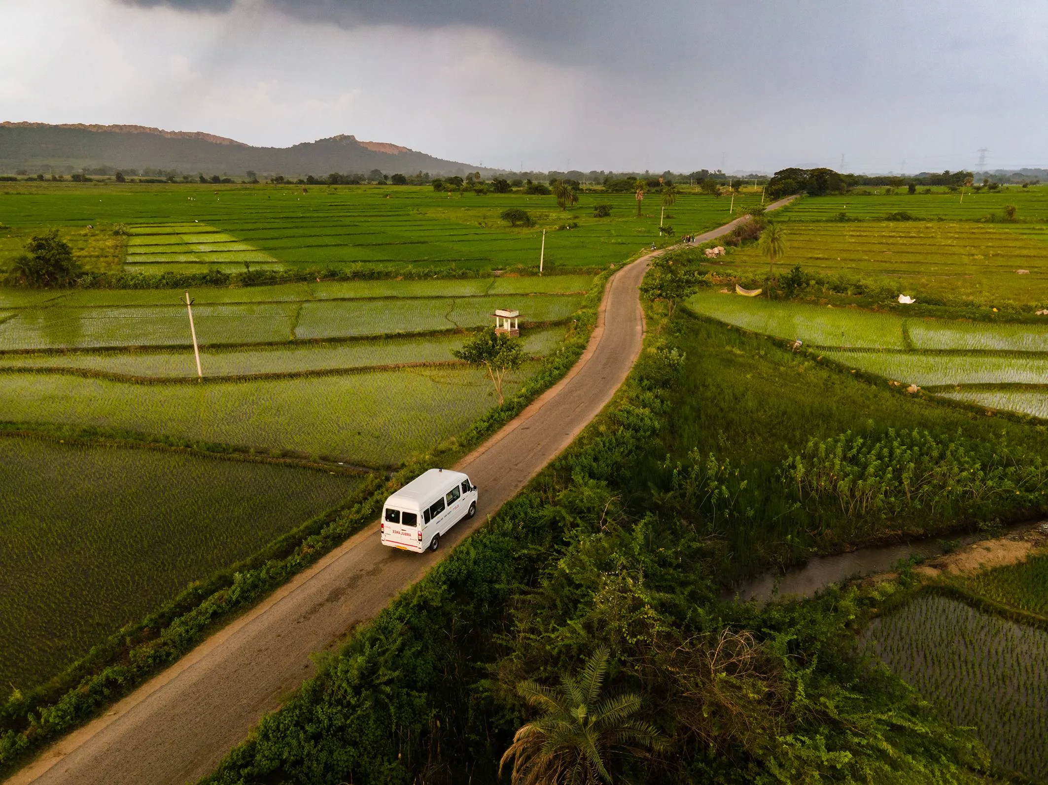 RS3204_MIVA ambulance